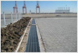 路面水沟盖板设施的安全防护 路面水沟盖板设施的安全防护